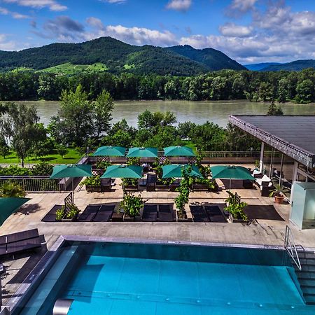 Gartenhotel & Weingut Pfeffel Dürnstein Esterno foto