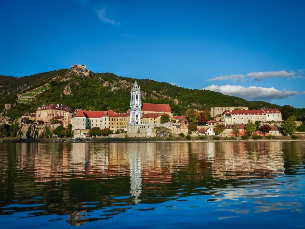 Gartenhotel & Weingut Pfeffel Dürnstein Esterno foto